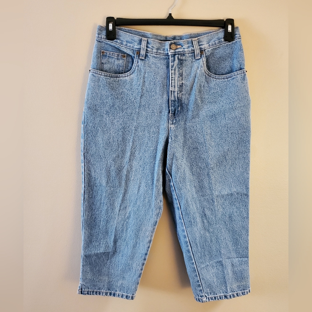 Bill Blass Jean Capri Vintage Light Wash Easy Fit Capri Size 10 Petite